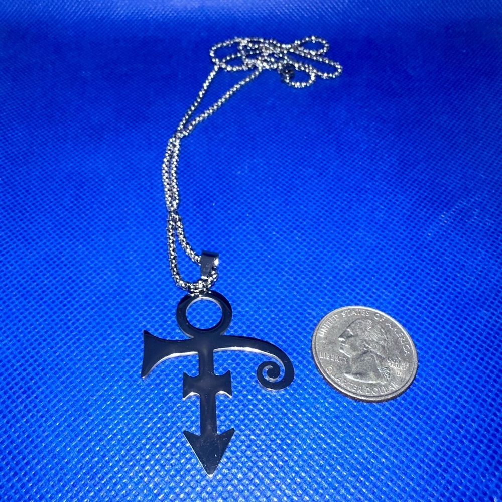 Prince necklace earrings set